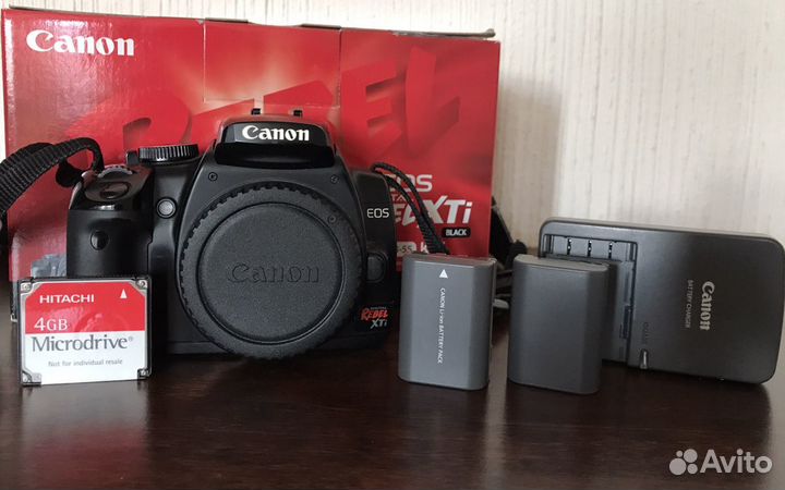 Зеркальный фотоаппарат Canon EOS Rebel XTi