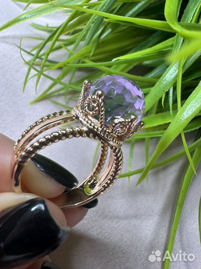 Золотое кольцо с крупным аметистом