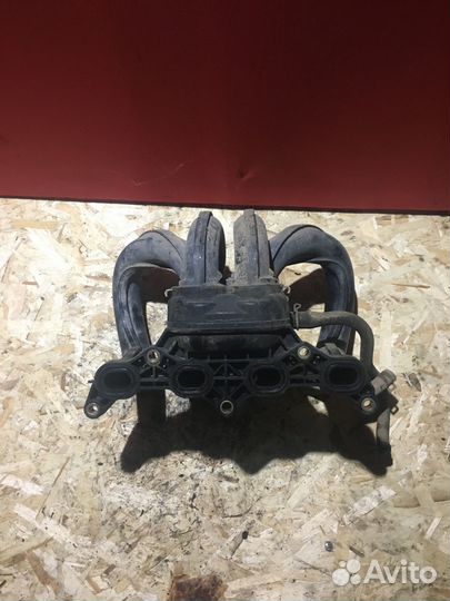 Коллектор впускной тойота ярис 1 1sz /2 sz 1/1.3 л