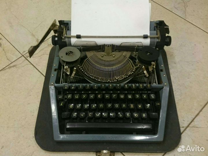 Печатная машинка Москва ретро СССР