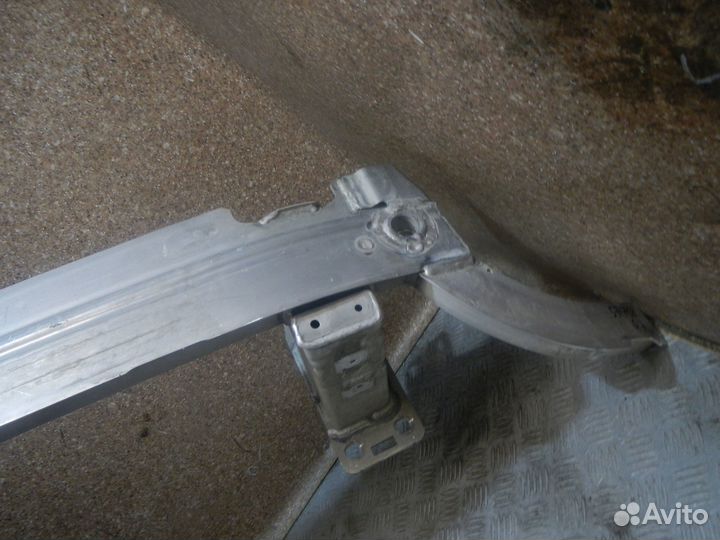 Усилитель переднего бампера Audi Q7/SQ7