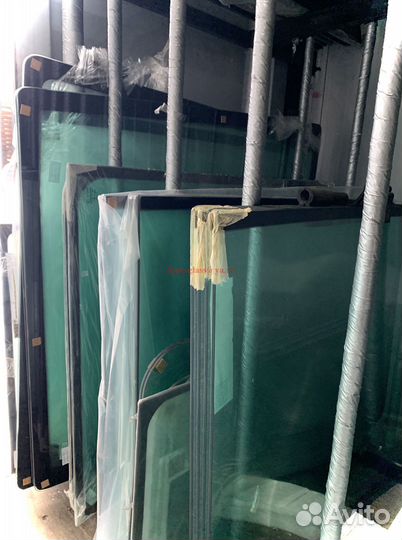 Стекло переднее Мини-погрузчик Venieri VF 1.33 B