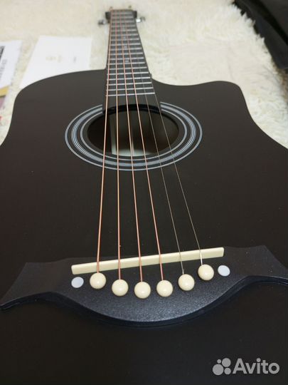 Акустическая гитара