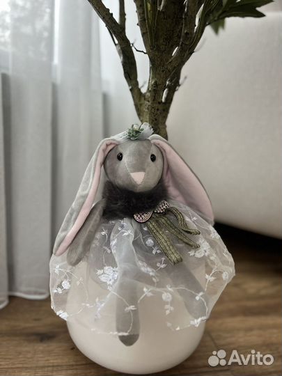 Игрушка заяц