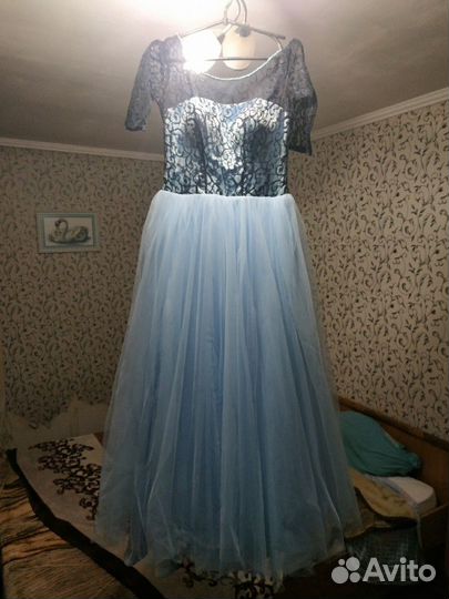 Вечернее платье