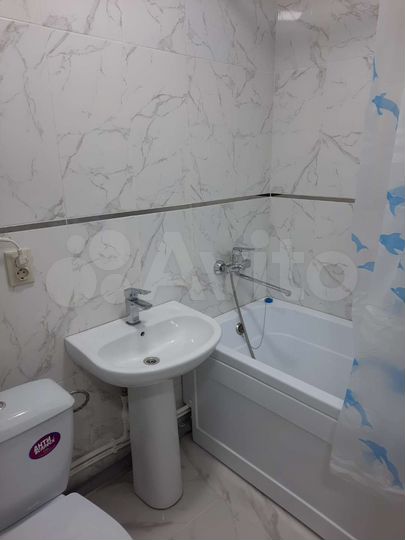 2-к. квартира, 60 м², 1/6 эт.