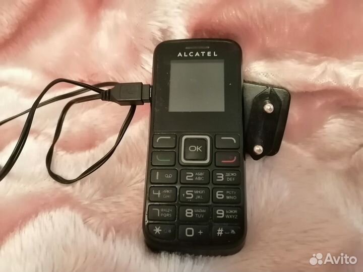 Мобильный кнопочный телефон Alcatel