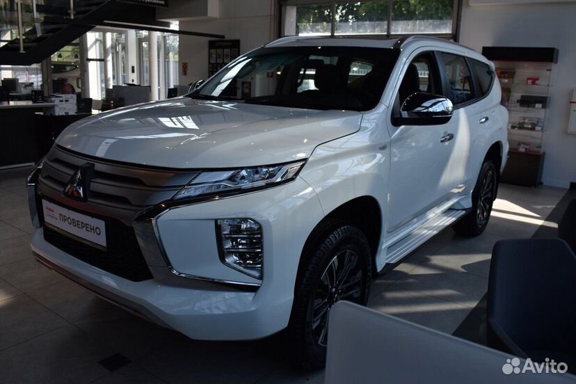 Mitsubishi Montero Sport 3.0 AT, 2023