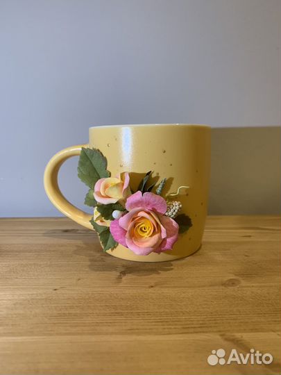 Кружка с декором из полимерной глины