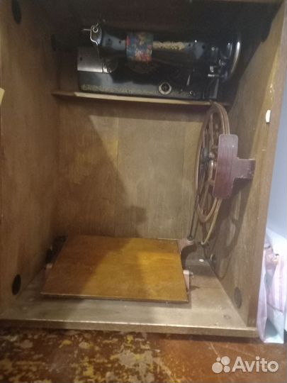 Швейная машина Подольск ножная