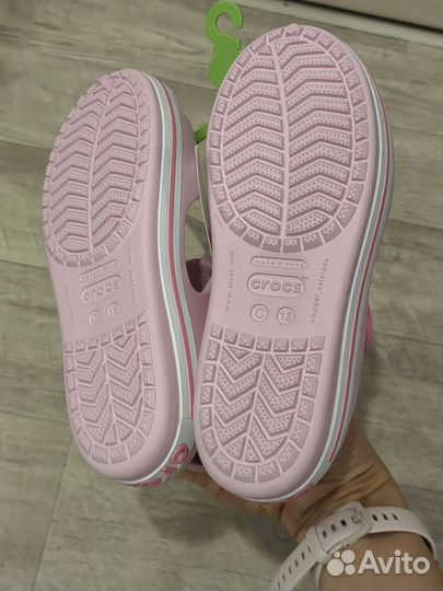 Новые сандалии Crocs