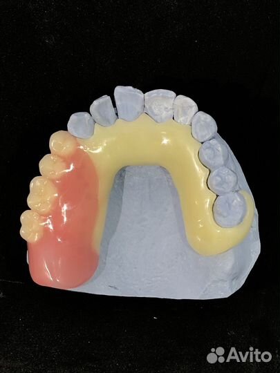 Зубной техник