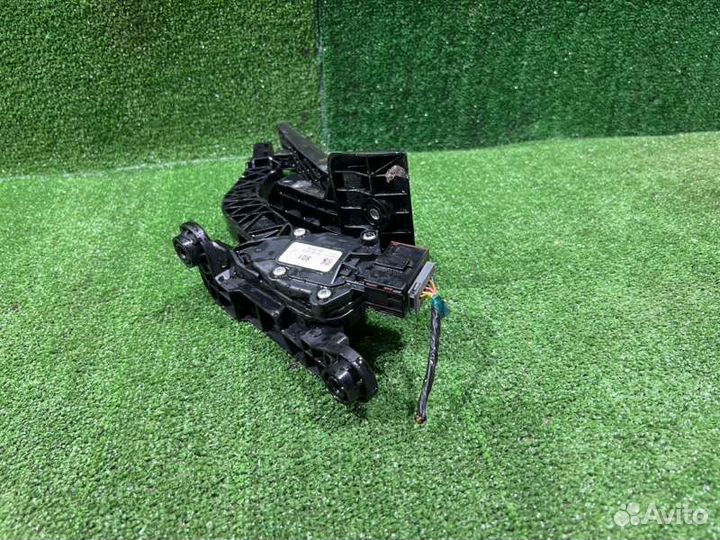 Педаль газа Hyundai Elantra седан 1.6 2011