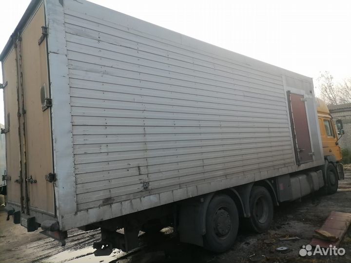 Грузовой фургон