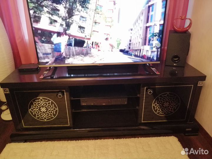Тумба под телевизор длинная, бу