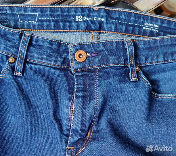 Джинсы женские levis boot cut skinni 32 б/у