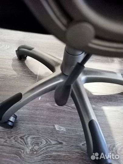 Компьютерное кресло кожаное бу