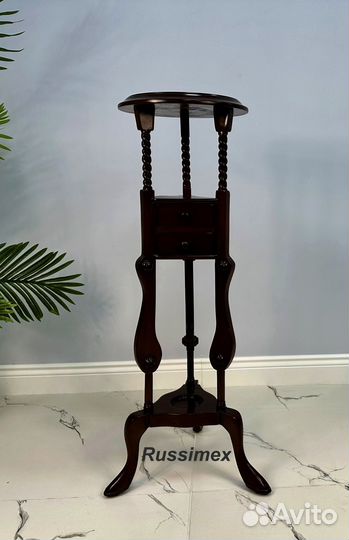 Подставка под цветы из дерева гевеи