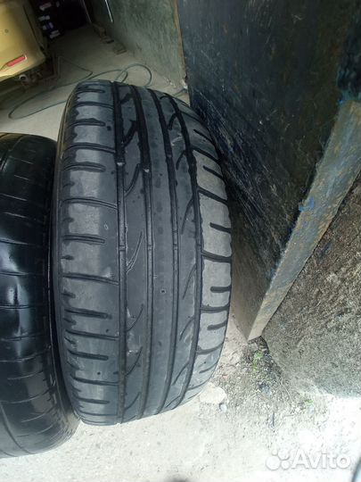 Bridgestone Dueler H/T 215/65 R16 98