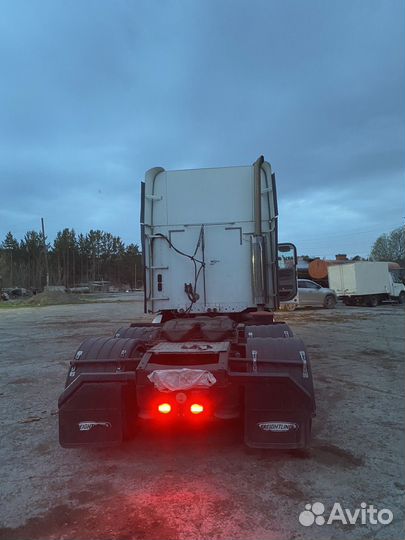 Freightliner Columbia, 2004