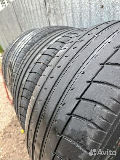 Triangle Sports TH201 235/45 R18 98