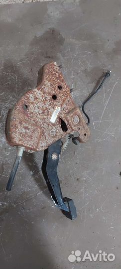 Педаль ручника на Cadillac SRX