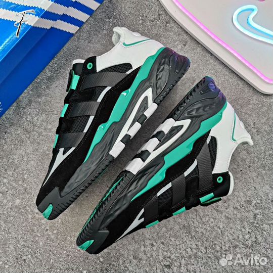 Кроссовки Adidas Новые