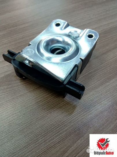 Замок капота bmw