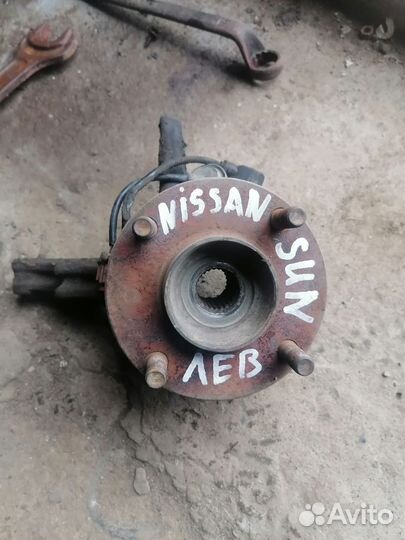 Кулаки поворотные Nissan sanny