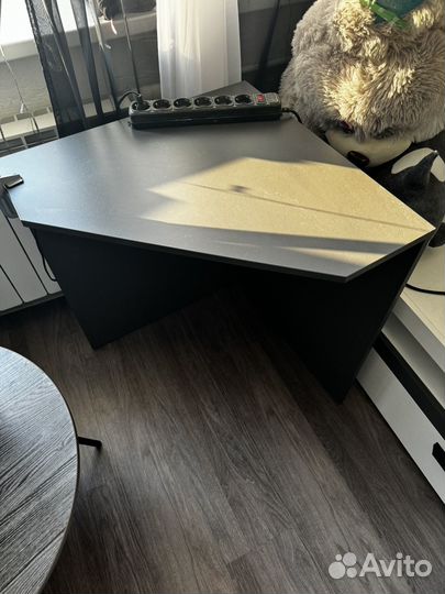 Стол угловой