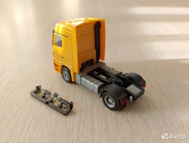 770) Тягач Mercedes Benz Actros LH ZM