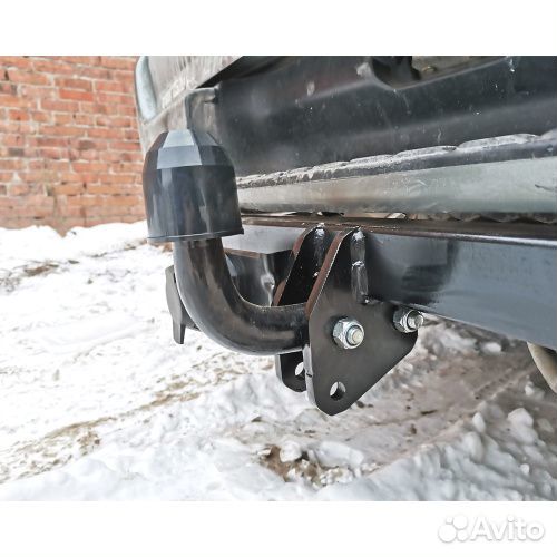 Фаркоп Toyota HiAce (H100) 1995-2005 HT54A