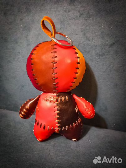 Кукла-брелок из натуральной кожи