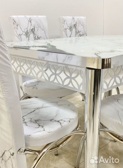 Стол обеденный раздвижной и стулья