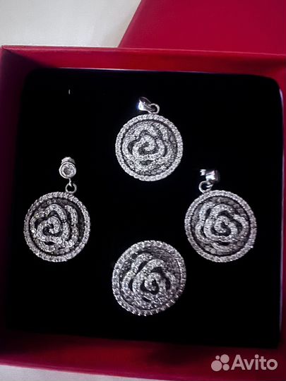 Комплект из серебра с фианитами