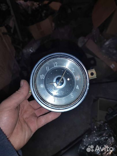 Часы салона Газ 21