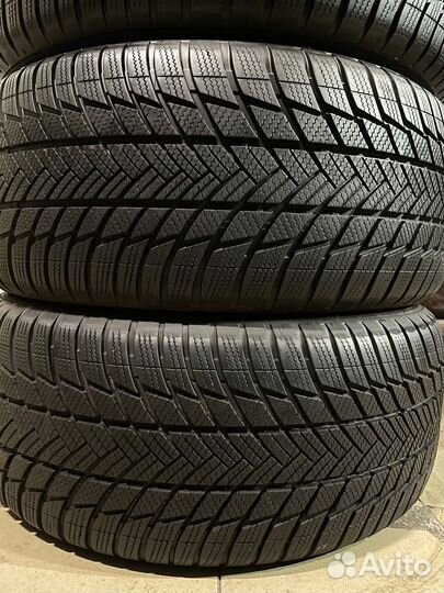 Bridgestone Blizzak LM-001 285/45 R21 113V