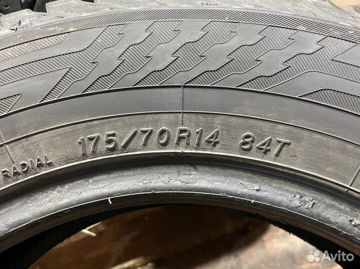 Yokohama IceGuard Stud IG65 175/70 R14