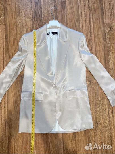 Атласный пиджак zara