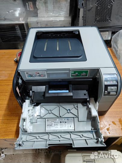 Принтер HP Color LaserJet CP 1515n