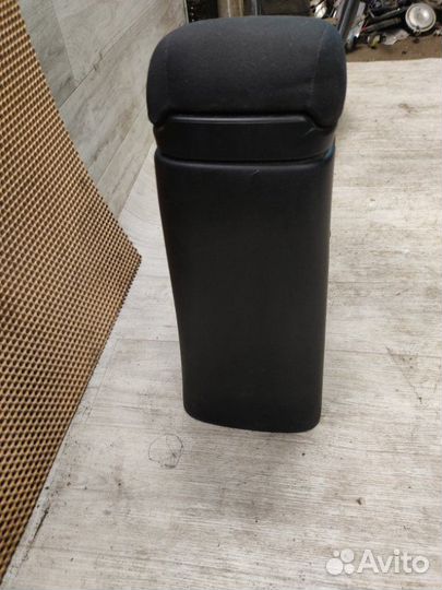 Консоль центральная Hyundai Solaris седан G4FC 1.6