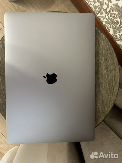 Apple macbook pro A2141