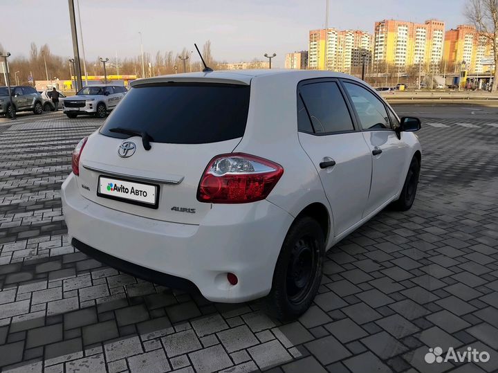 Toyota Auris 1.6 AT, 2011, 140 000 км