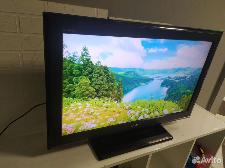 Большой красочный Sony, SMART TV, Wi Fi, 32