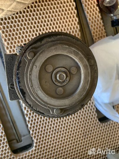 Компрессор кондиционера Nissan MR20 mr20de