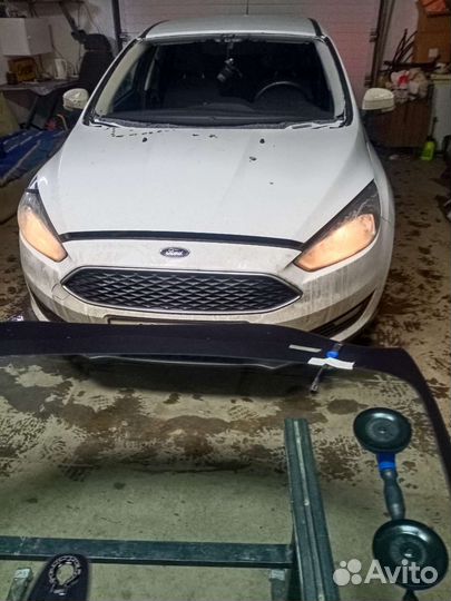 Лобовое стекло на Ford Focus 3