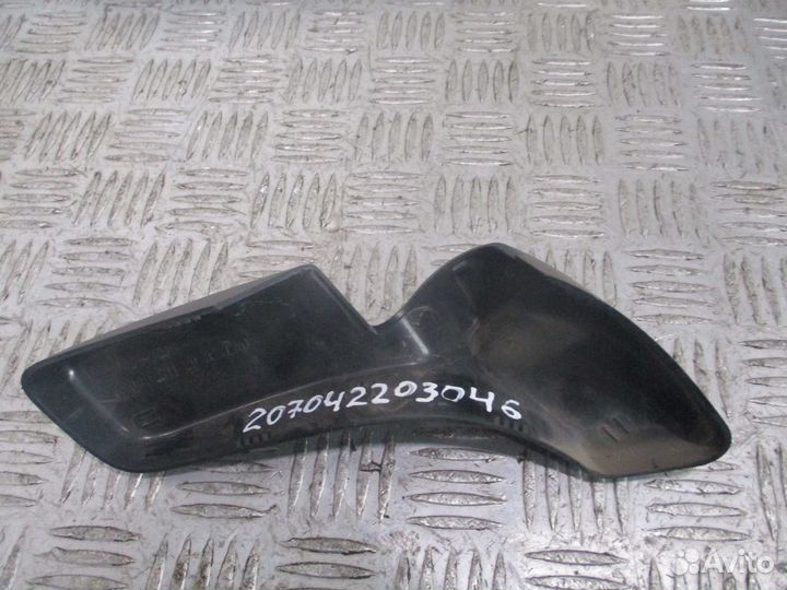 Накладка кронштейна зеркала Mercedes-Benz A0008112