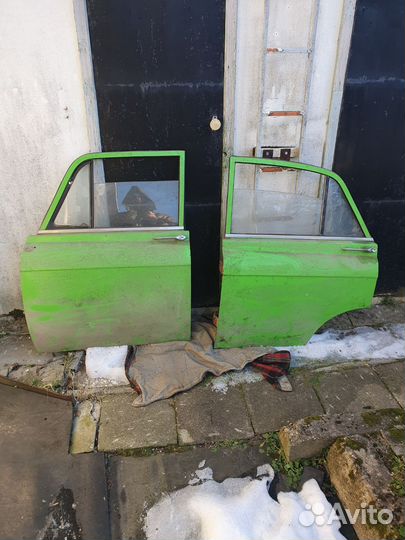 Двери и капот москвич 2140