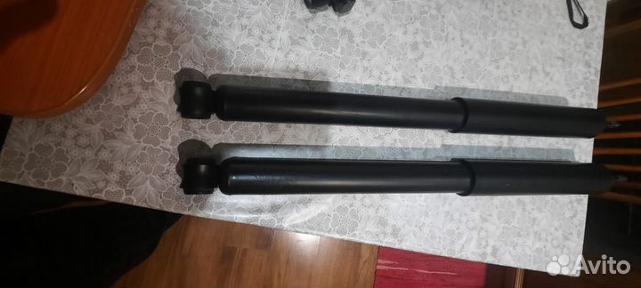 Амортизатор задний Тойота Gaia, Ipsum, Nadia,Pikni