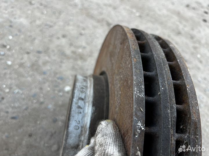 Тормозные диски передние BMW E38 750